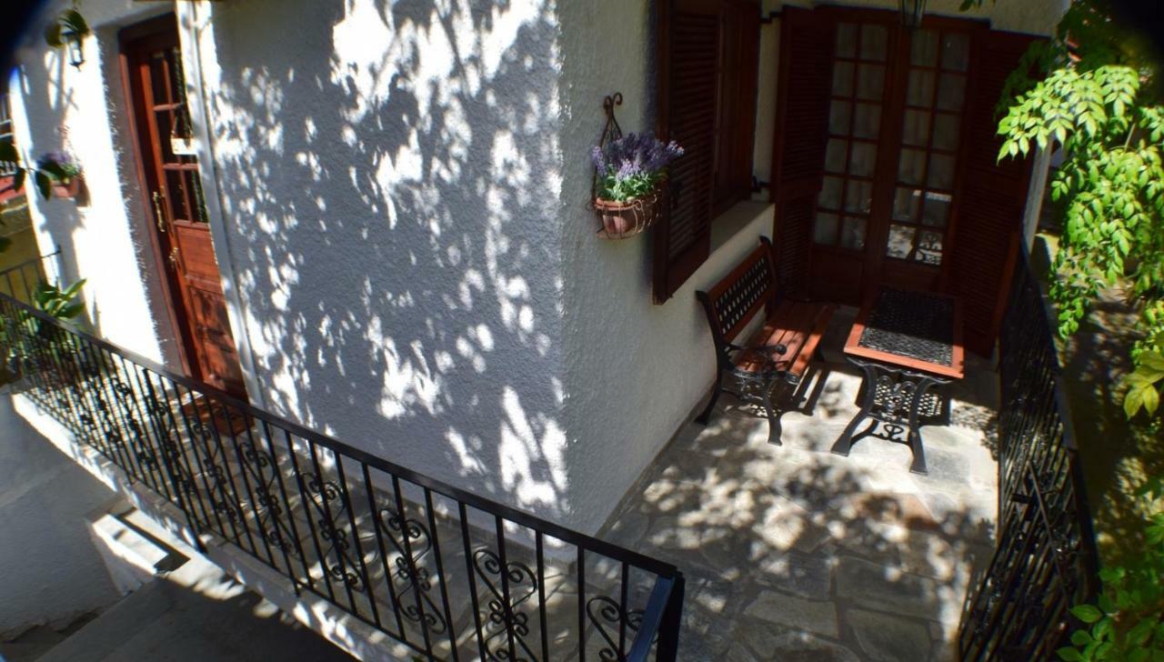 House Inside Garden Apartment Volos Bagian luar foto