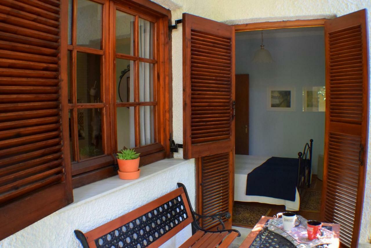 House Inside Garden Apartment Volos Bagian luar foto