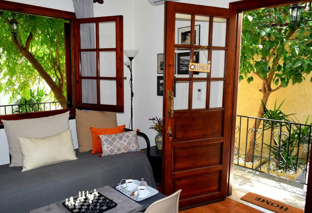 House Inside Garden Apartment Volos Bagian luar foto