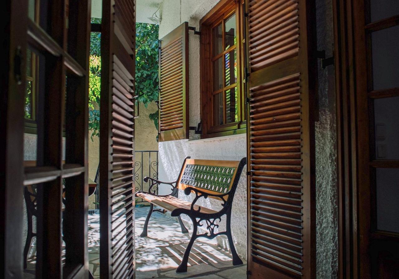 House Inside Garden Apartment Volos Bagian luar foto