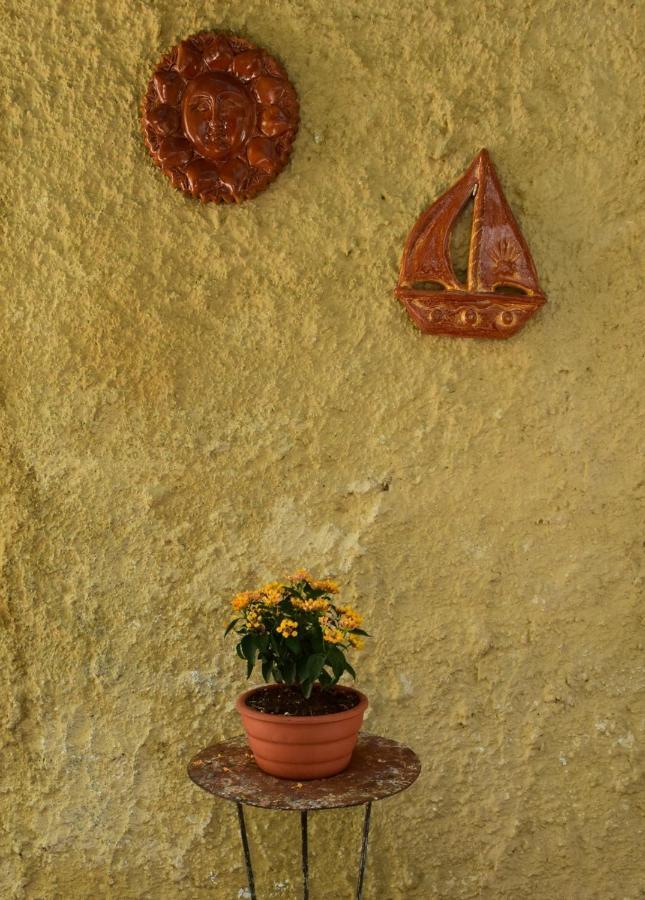 House Inside Garden Apartment Volos Bagian luar foto