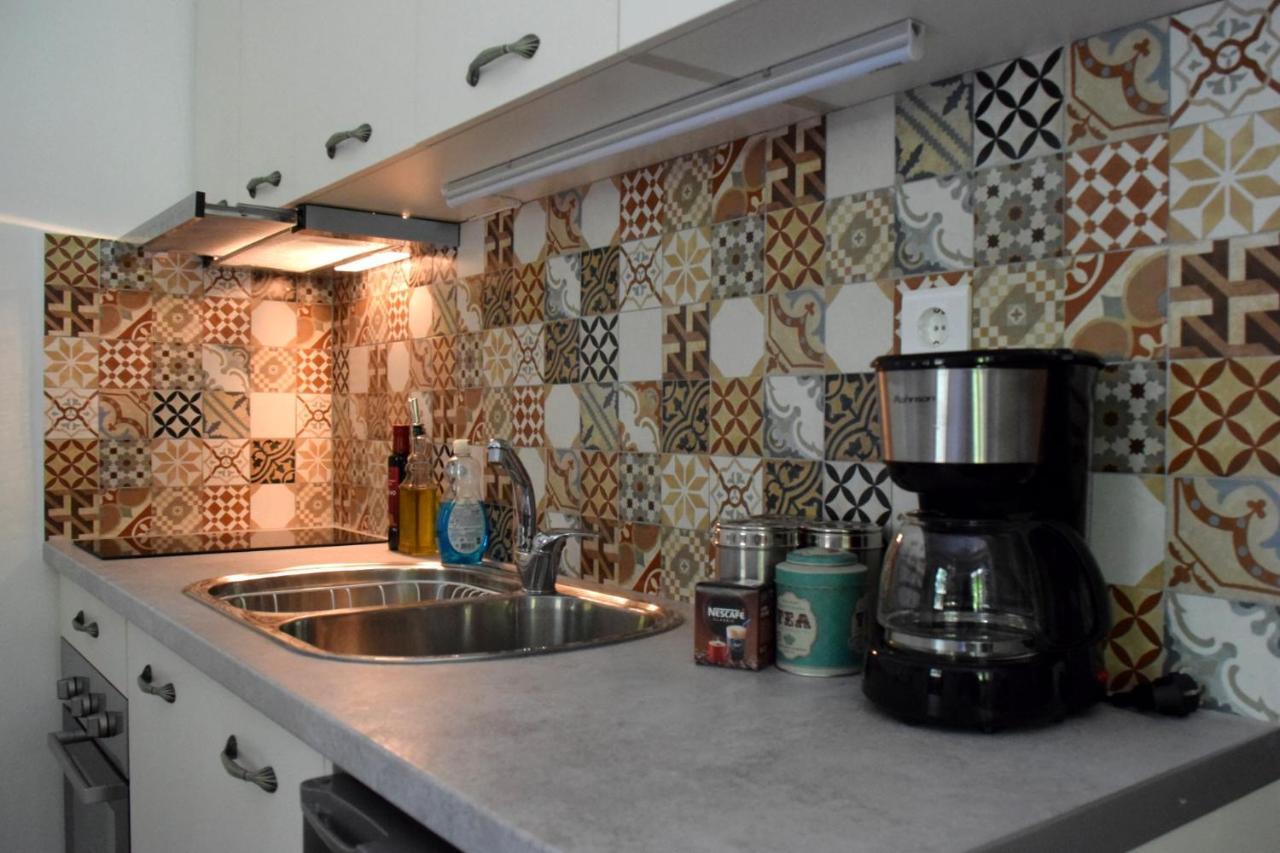 House Inside Garden Apartment Volos Bagian luar foto