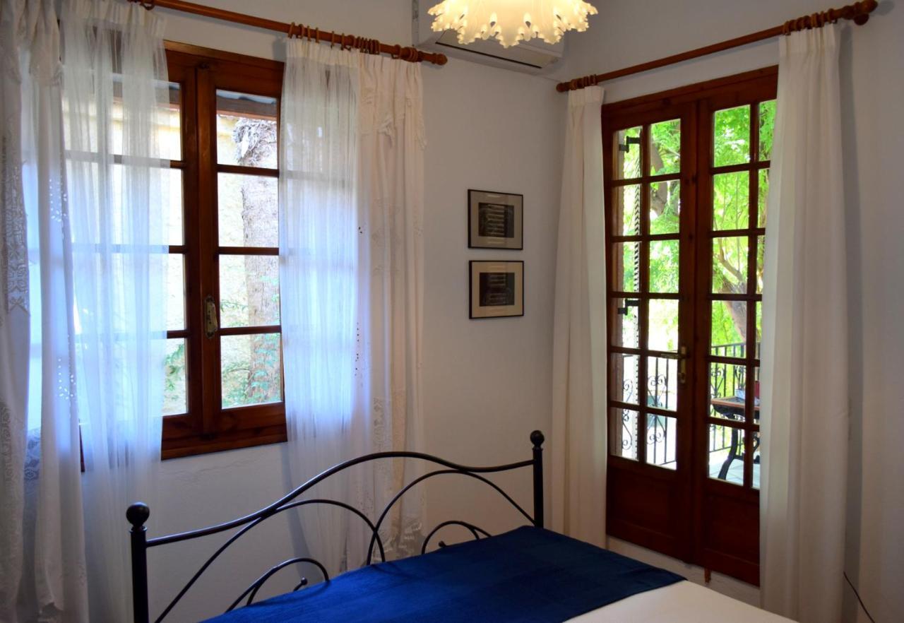 House Inside Garden Apartment Volos Bagian luar foto